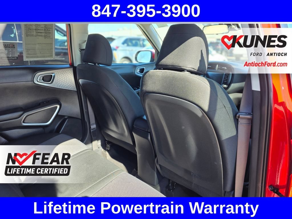 Used 2025 Kia Soul LX w/ LX Technology Package FWD image 32