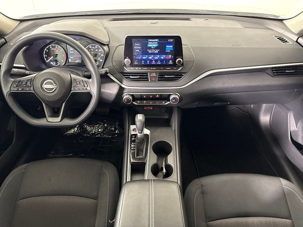 Used 2025 Nissan Altima 2.5 S FWD image 32