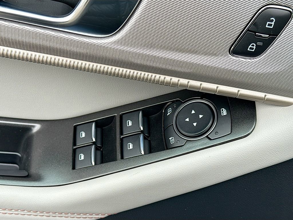 New 2026 Ford Explorer Active w/ Active Comfort Package image 27