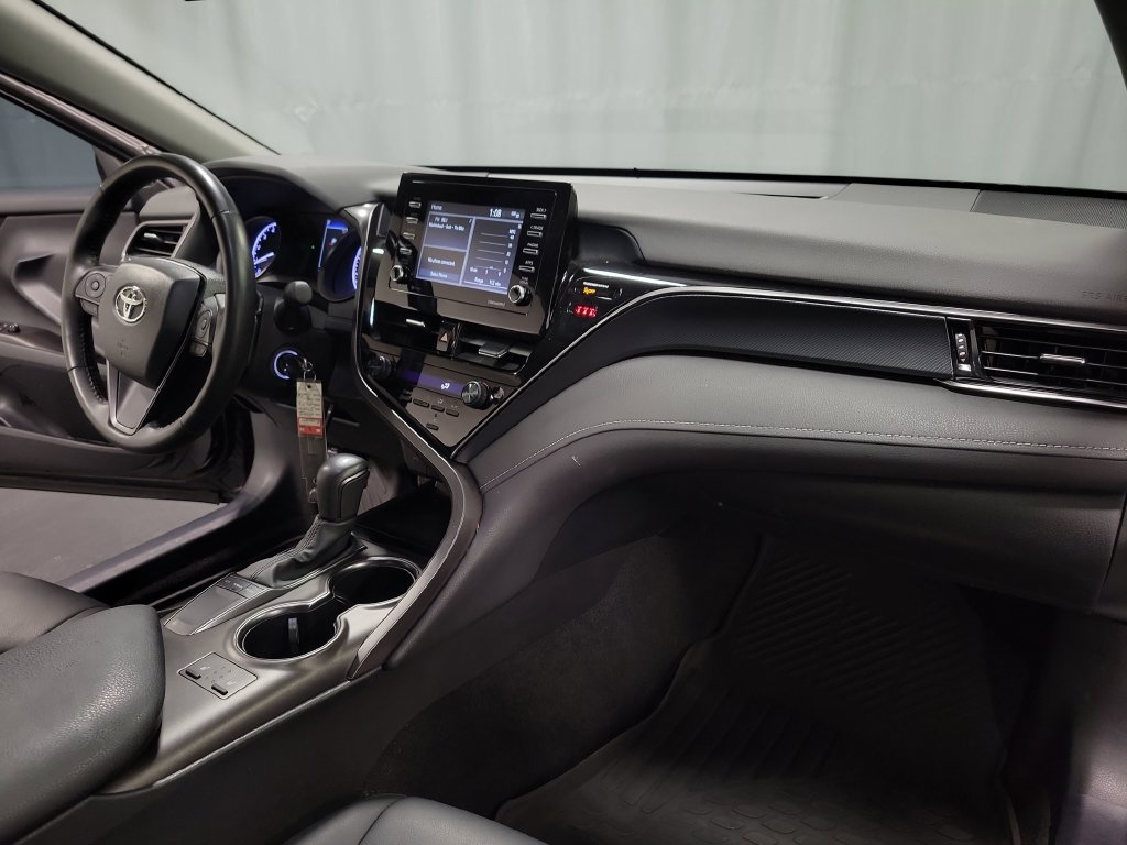 Used 2024 Toyota Camry SE w/ Cold Weather Package FWD image 35