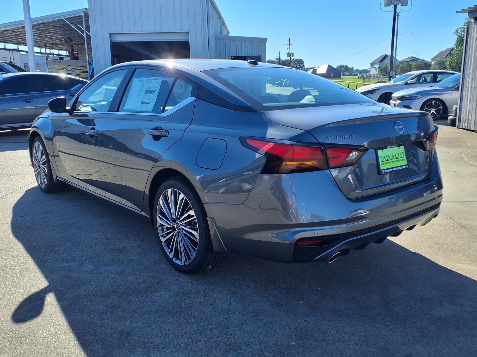 New 2026 Nissan Altima 2.5 SV w/ SV Premium Package FWD image 2