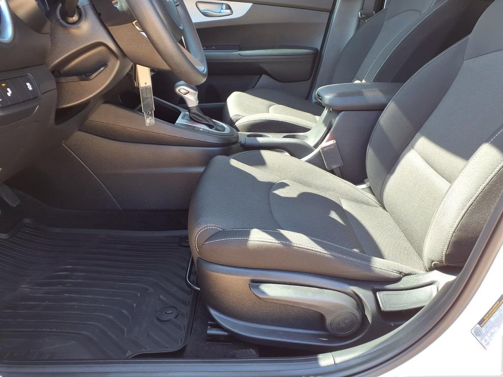 Used 2023 Kia Forte LXS w/ LXS Technology Package image 19