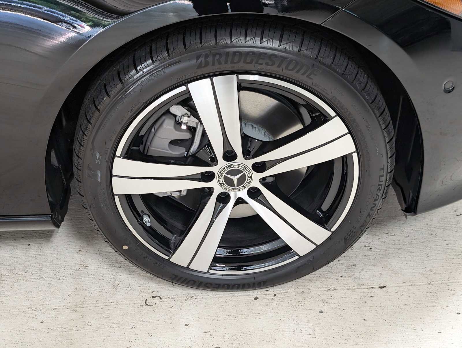 Used 2025 Mercedes-Benz C 300 4MATIC Sedan image 10