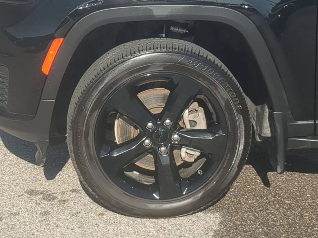 Used 2022 Jeep Grand Cherokee L Laredo AWD/4WD image 9