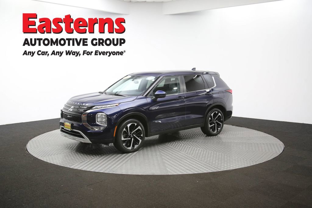 Used 2023 Mitsubishi Outlander SE image 54