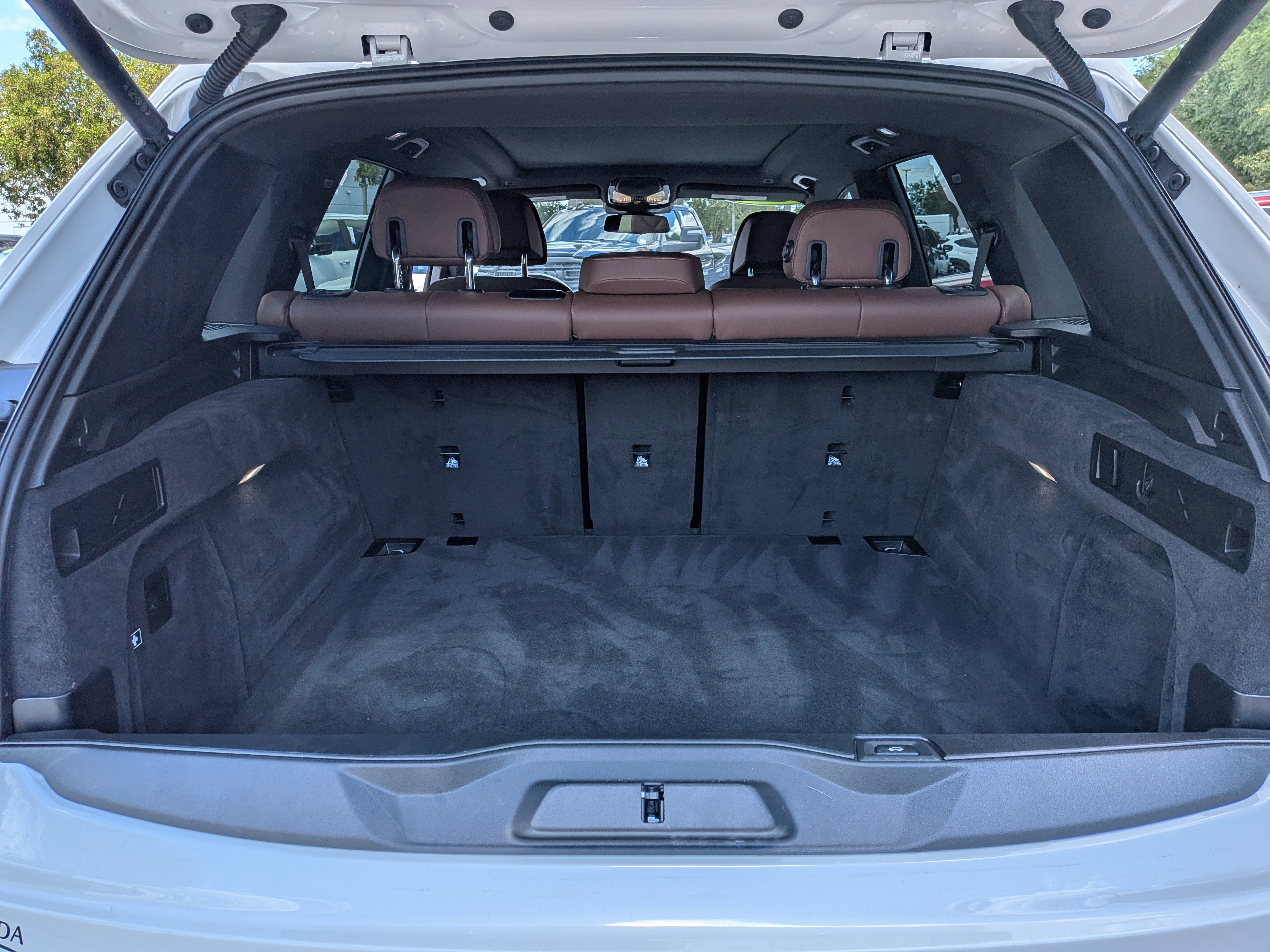 Used 2026 BMW X5 xDrive40i w/ M Sport Package AWD/4WD image 13