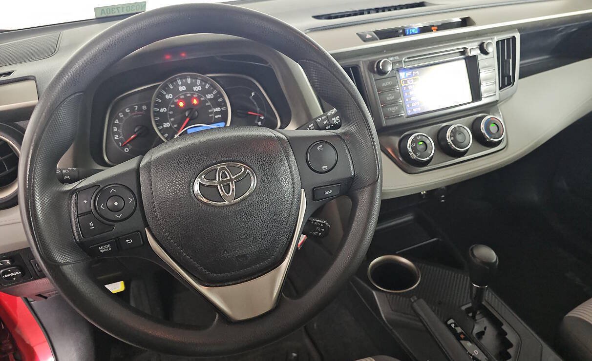 Used 2013 Toyota RAV4 LE AWD/4WD image 9