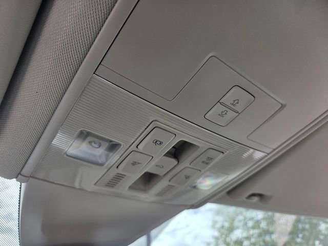 Used 2021 Volkswagen Atlas SEL R-Line image 38