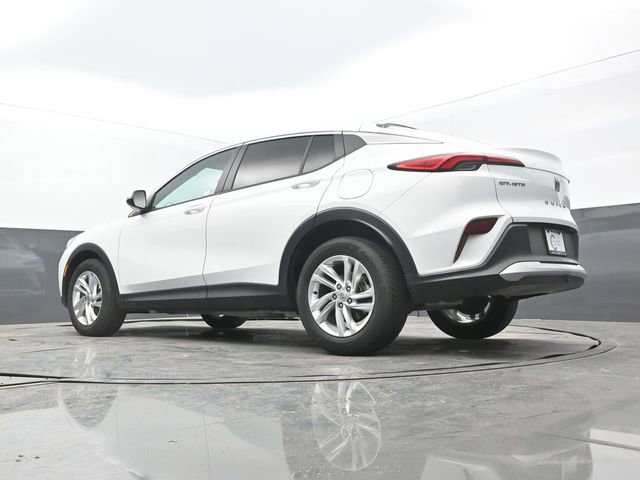 Used 2025 Buick Envista Preferred image 56