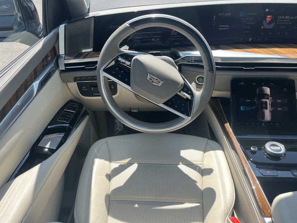 Used 2025 Cadillac Escalade Sport Platinum AWD/4WD image 15