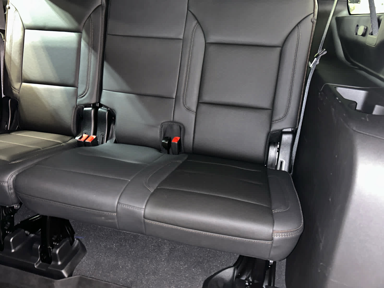 Used 2024 Chevrolet Suburban High Country AWD/4WD image 13