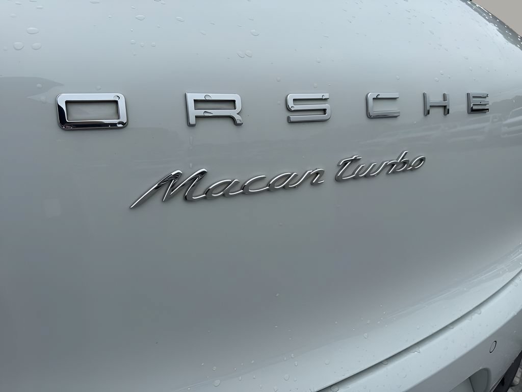Used 2017 Porsche Macan Turbo AWD/4WD image 37