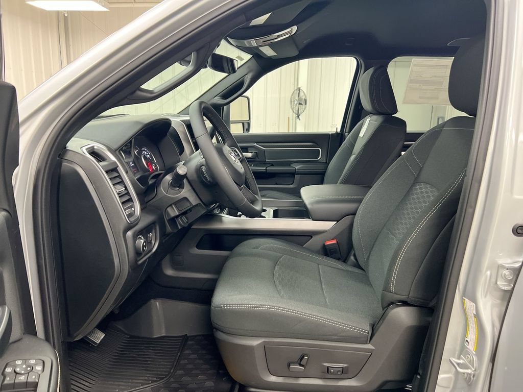 New 2026 RAM 2500 Big Horn AWD/4WD image 20