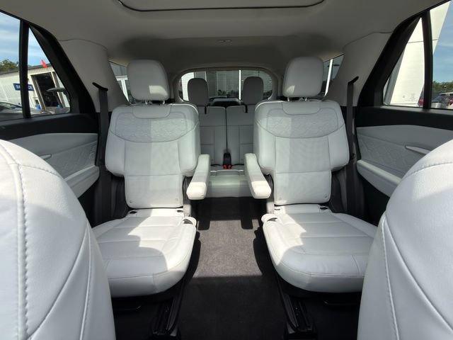 Used 2025 Ford Explorer Platinum w/ Ultimate Package AWD/4WD image 42