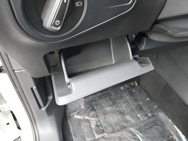 Used 2023 Volkswagen Tiguan SE w/ Panoramic Sunroof Package image 14