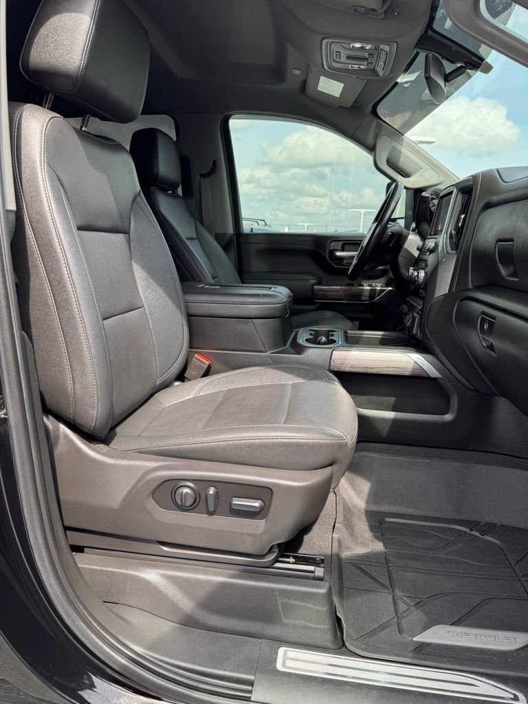 Used 2022 Chevrolet Silverado 3500 LTZ w/ LTZ Convenience Package AWD/4WD image 16