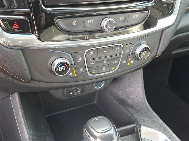 Used 2020 Chevrolet Traverse LT w/ LT Premium Package image 13