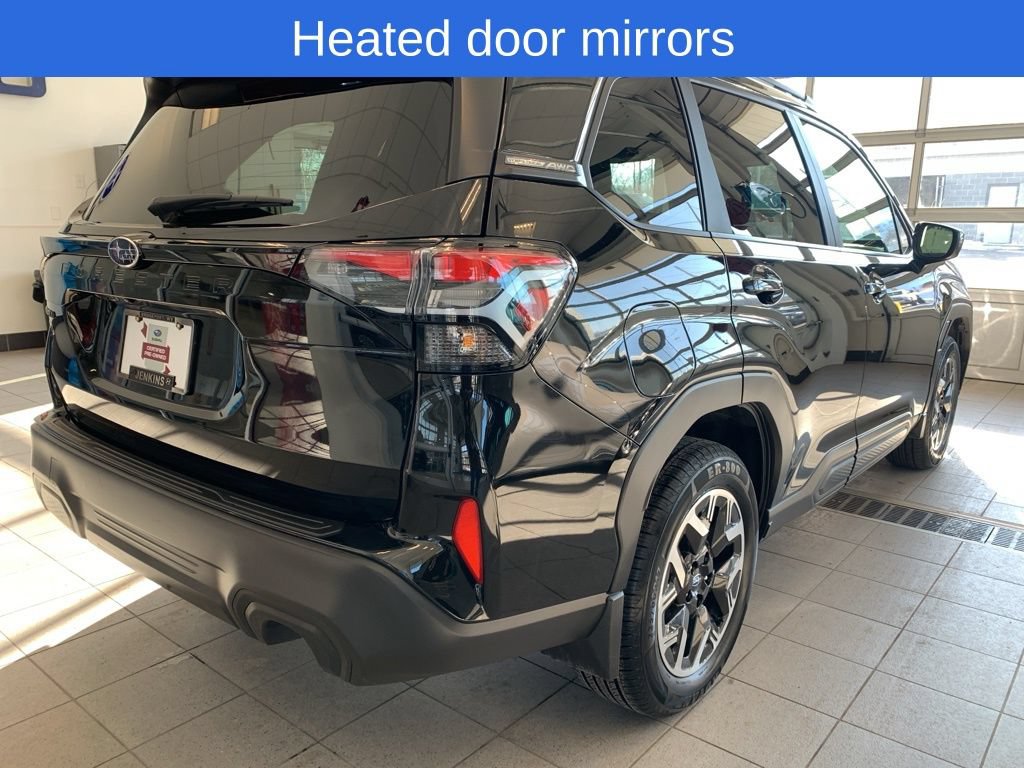 Used 2025 Subaru Forester Premium AWD/4WD image 18