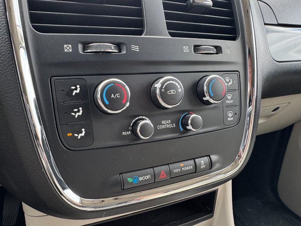 Used 2012 Dodge Grand Caravan SXT w/ Entertainment Group 1 FWD image 17