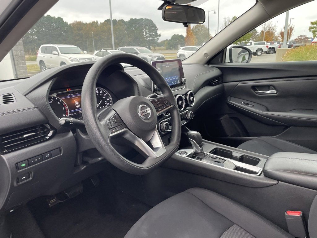 Used 2023 Nissan Sentra SV image 9