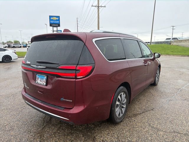 Used 2021 Chrysler Pacifica Touring-L FWD image 5