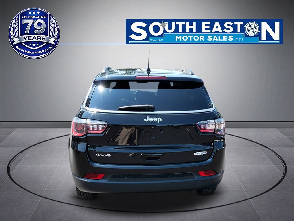 Used 2022 Jeep Compass Latitude w/ Convenience Group AWD/4WD image 4