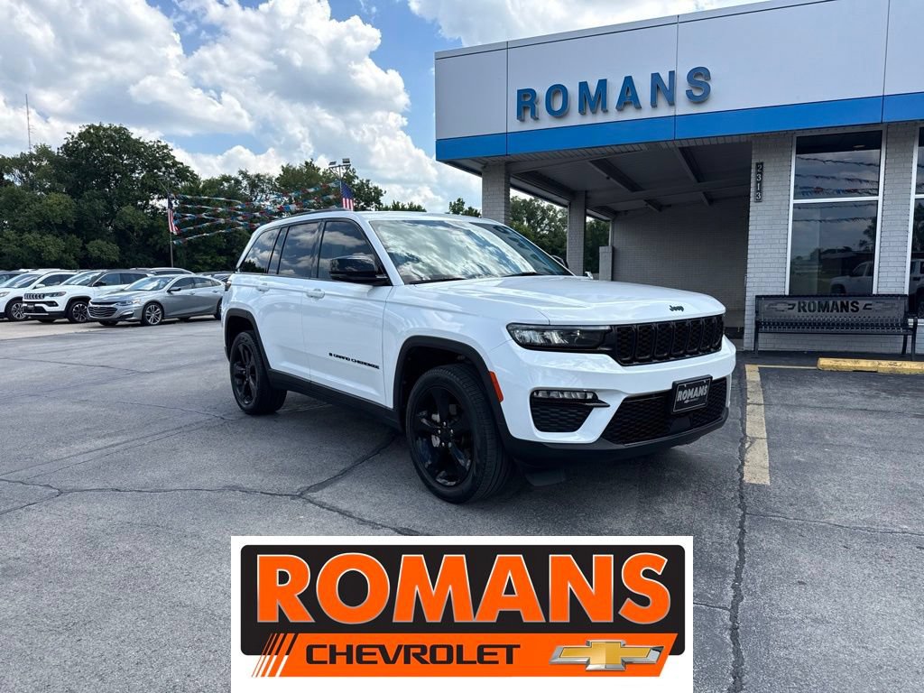 Used 2023 Jeep Grand Cherokee Limited w/ Black Appearance Package AWD/4WD image 1