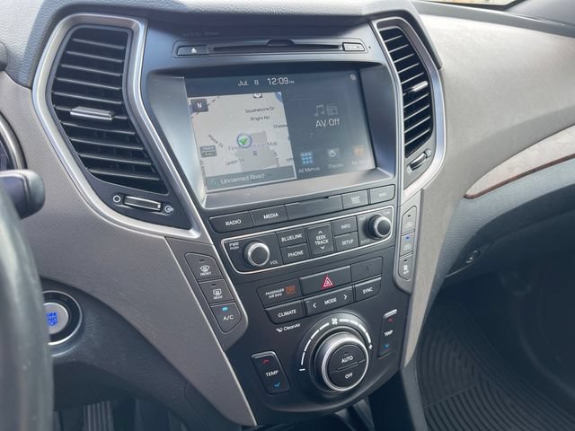 Used 2017 Hyundai Santa Fe AWD image 34