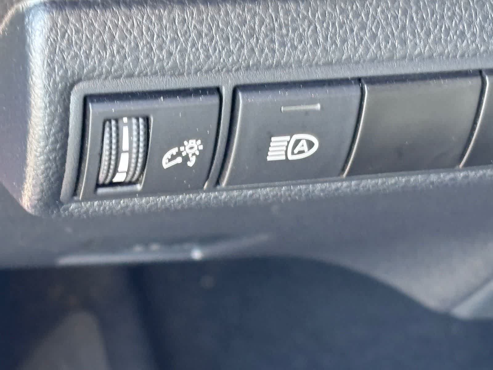 Used 2022 Toyota Corolla SE w/ Carpet Mat Package (TMS) FWD image 13