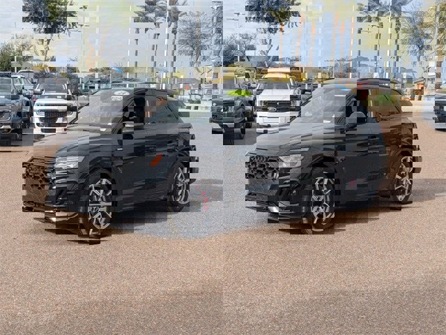 Used 2024 Audi Q5 e Premium Plus image 2