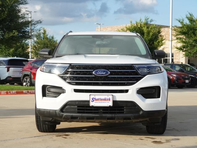 Used 2021 Ford Explorer XLT RWD image 2