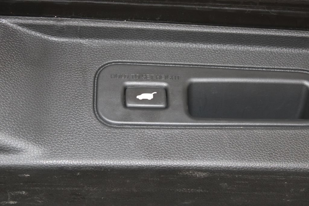 Used 2023 Honda Pilot Touring image 11