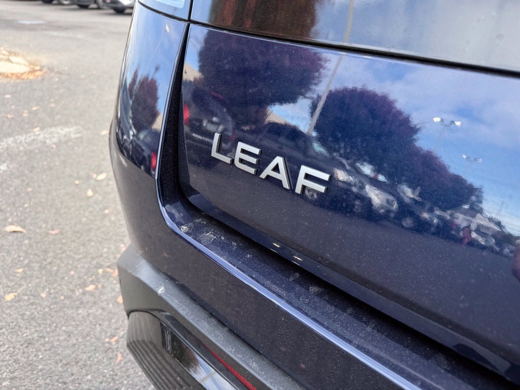 New 2026 Nissan Leaf FWD image 7