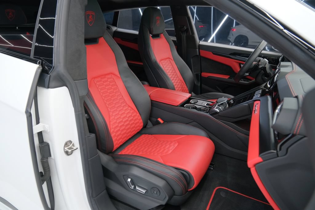 Used 2022 Lamborghini Urus AWD/4WD image 25
