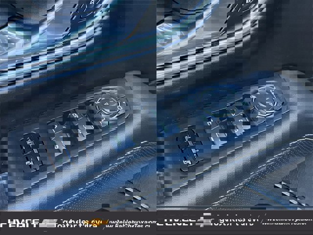 Used 2023 Chevrolet Suburban Premier image 26