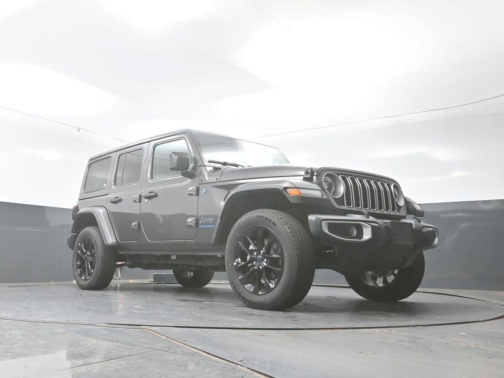 Used 2025 Jeep Wrangler Unlimited Sahara w/ Safety Group AWD/4WD image 25