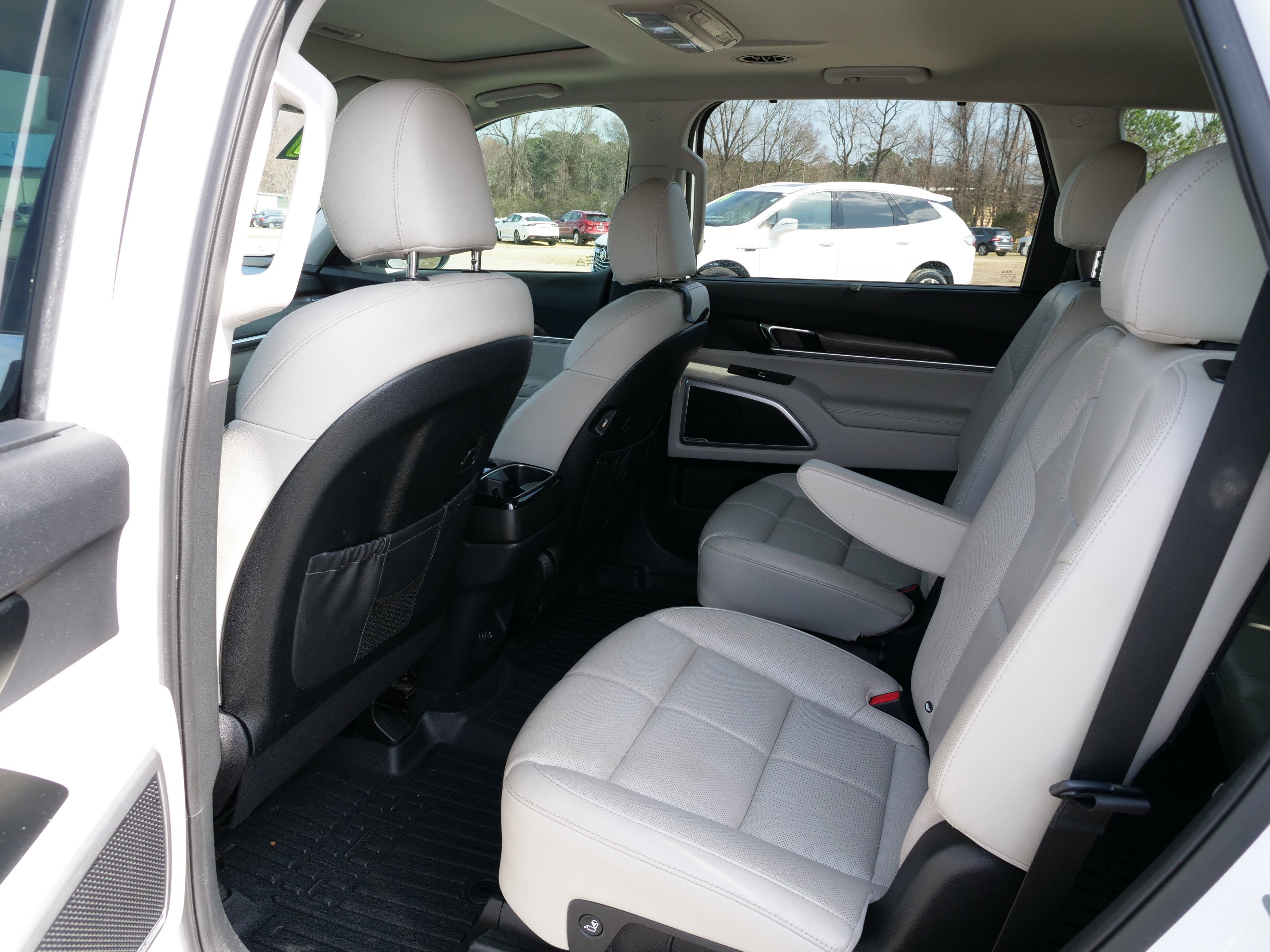 Used 2021 Kia Telluride EX w/ EX Premium Package image 16