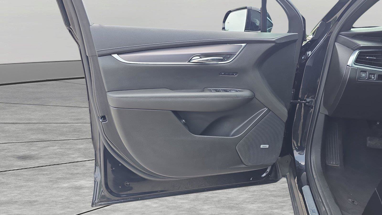 Used 2024 Cadillac XT6 Luxury AWD/4WD image 12