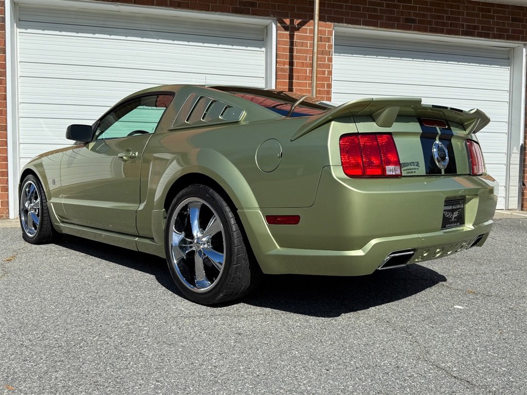 Used 2005 Ford Mustang GT Premium image 18