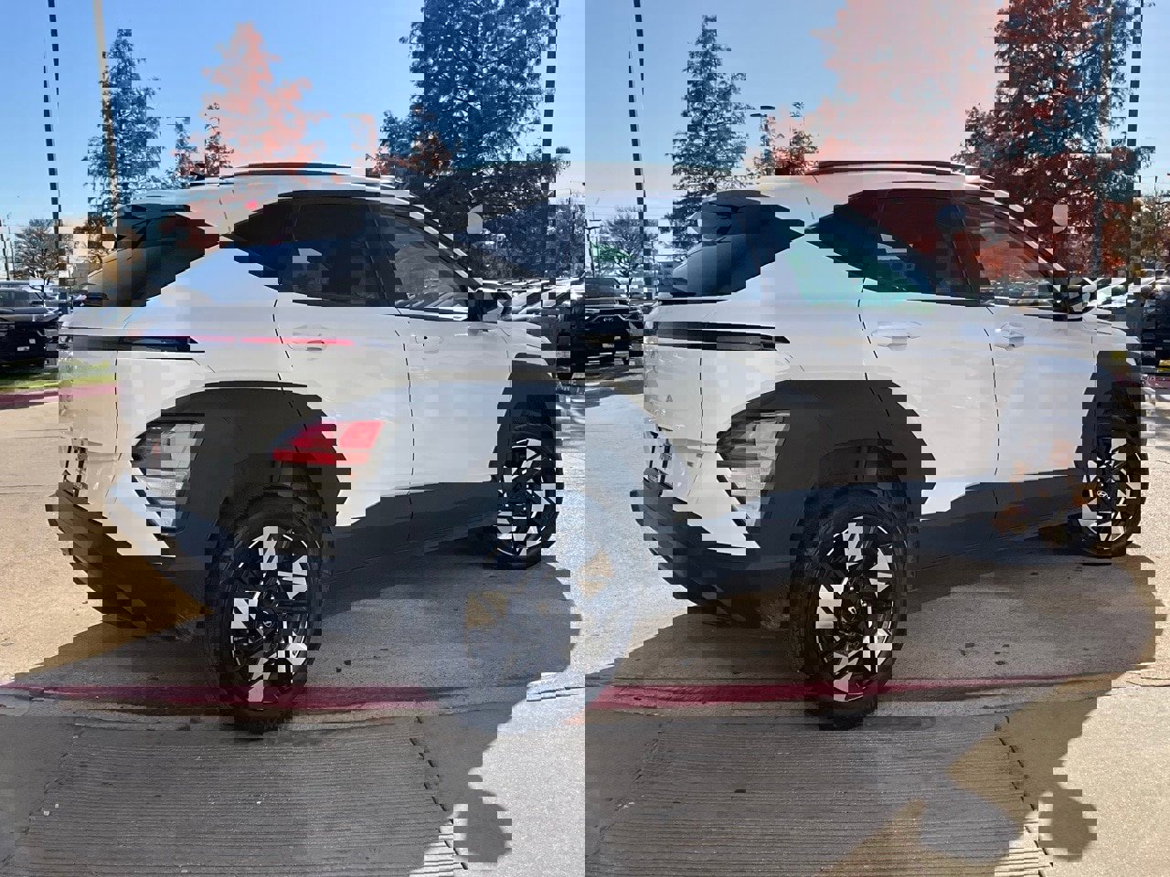 Used 2025 Hyundai Kona SEL image 6