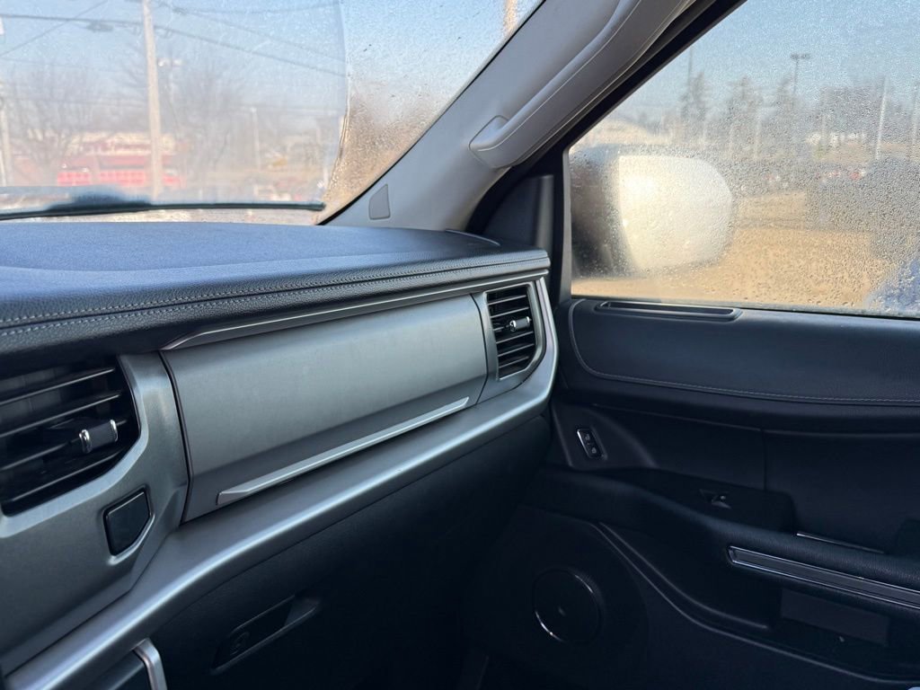 Used 2024 Ford Expedition Max XLT image 23