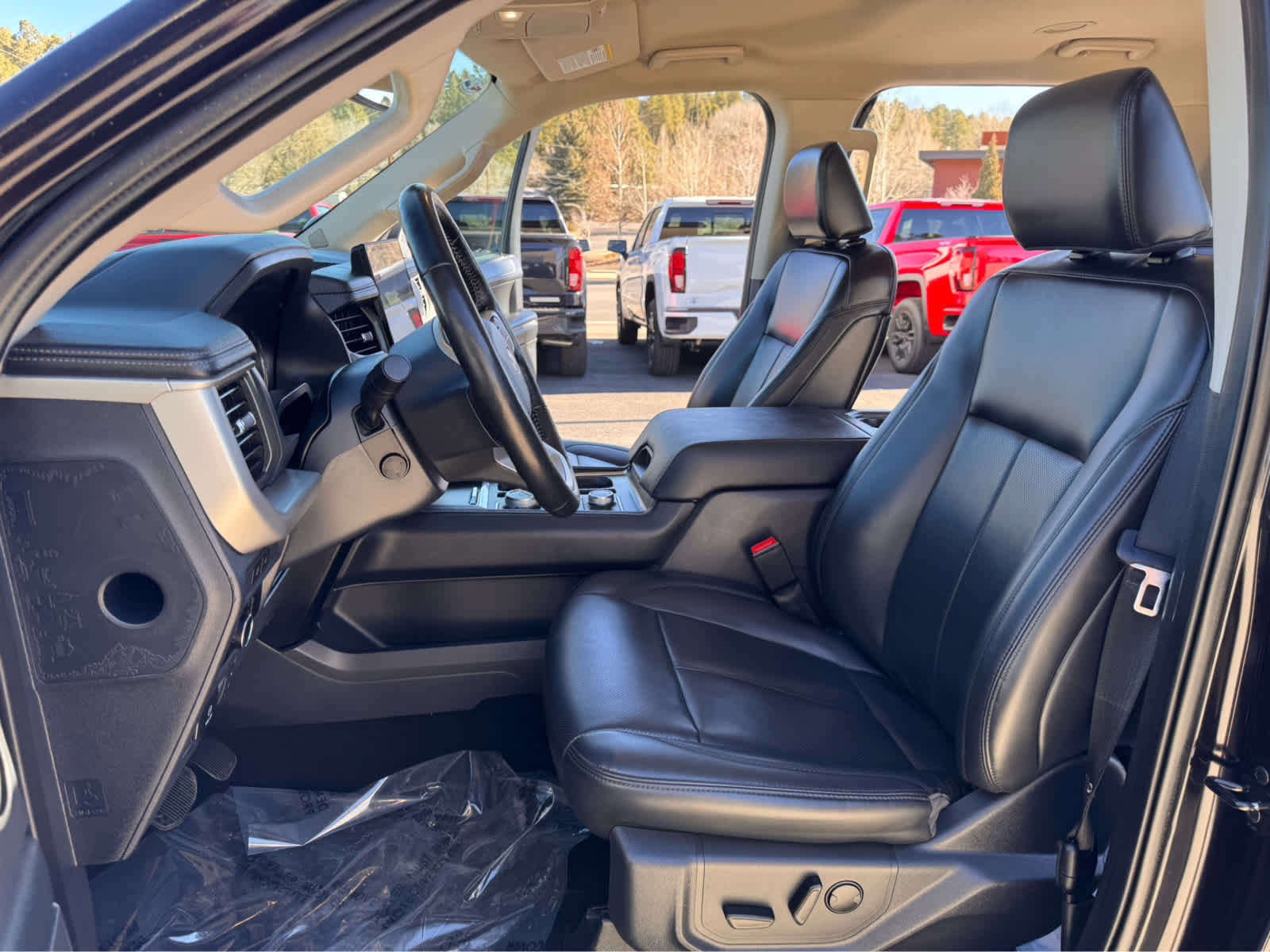 Used 2024 Ford Expedition XLT image 9