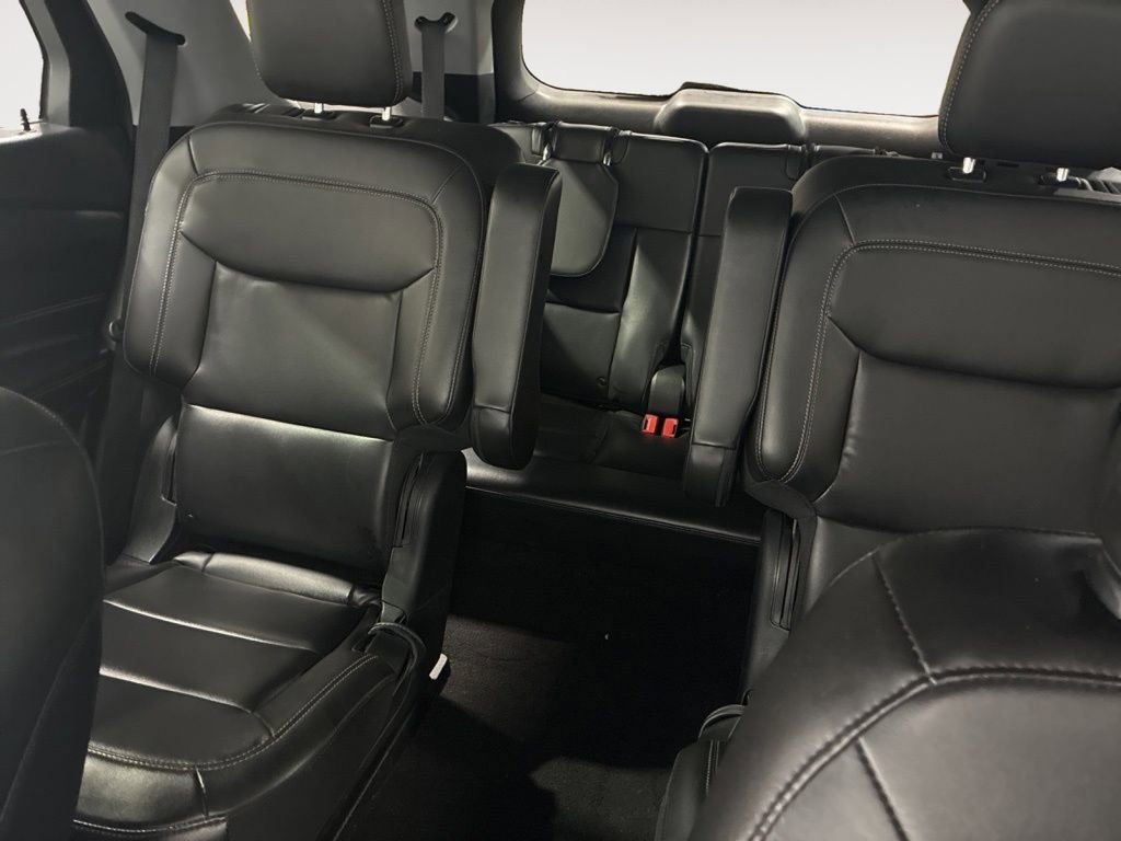 Used 2022 Ford Explorer XLT w/ Equipment Group 202A image 36