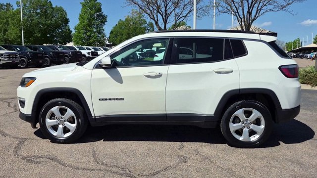 Used 2017 Jeep Compass Latitude AWD/4WD image 5