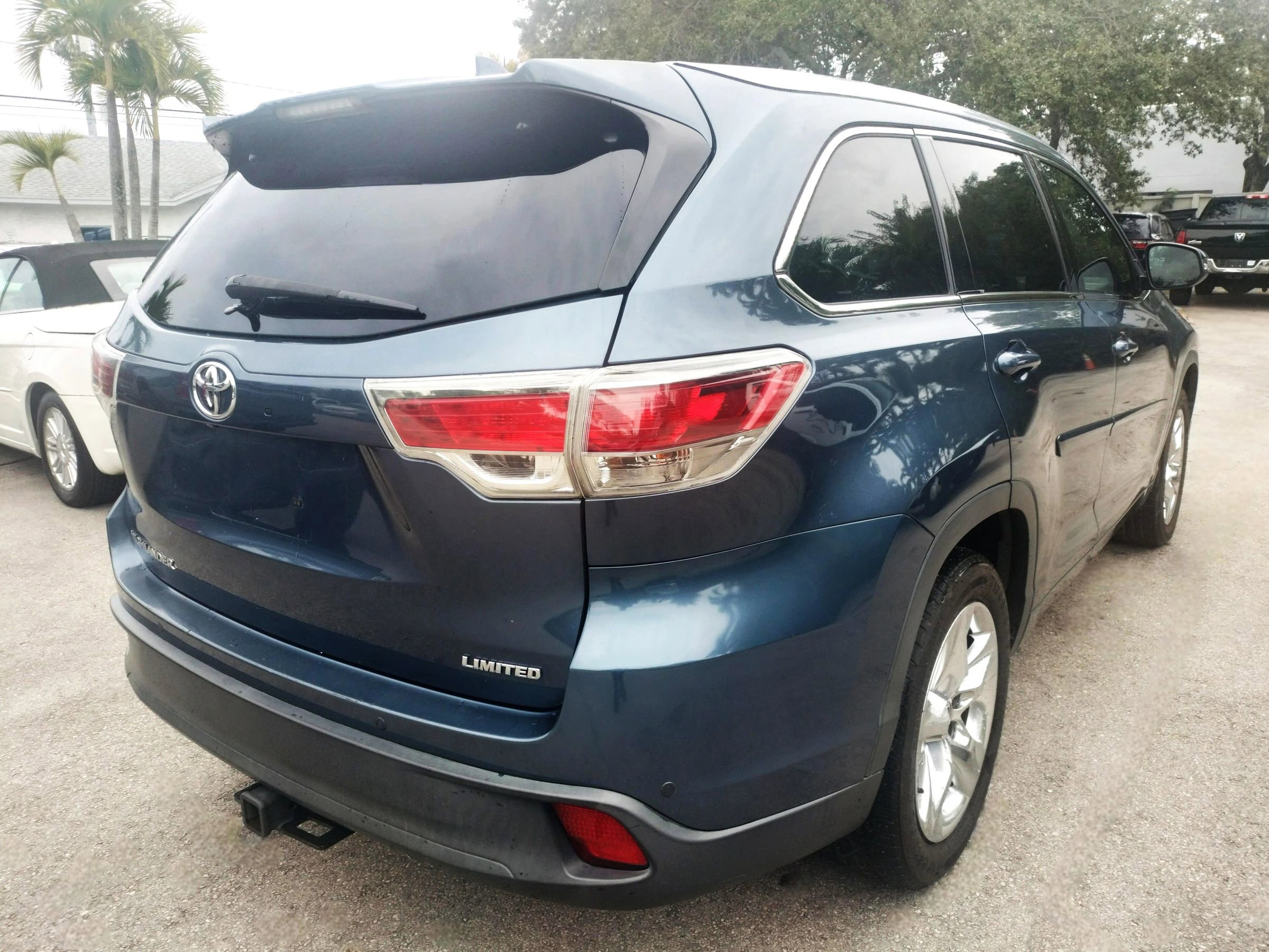 Used 2016 Toyota Highlander Limited Platinum image 9