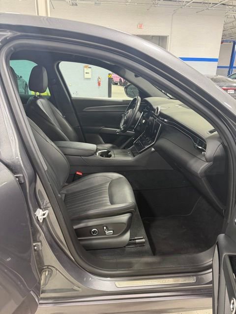 Used 2023 Maserati Grecale GT image 22