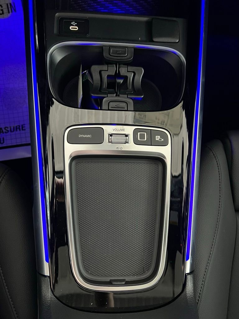 Used 2025 Mercedes-Benz GLB 250 4MATIC image 19