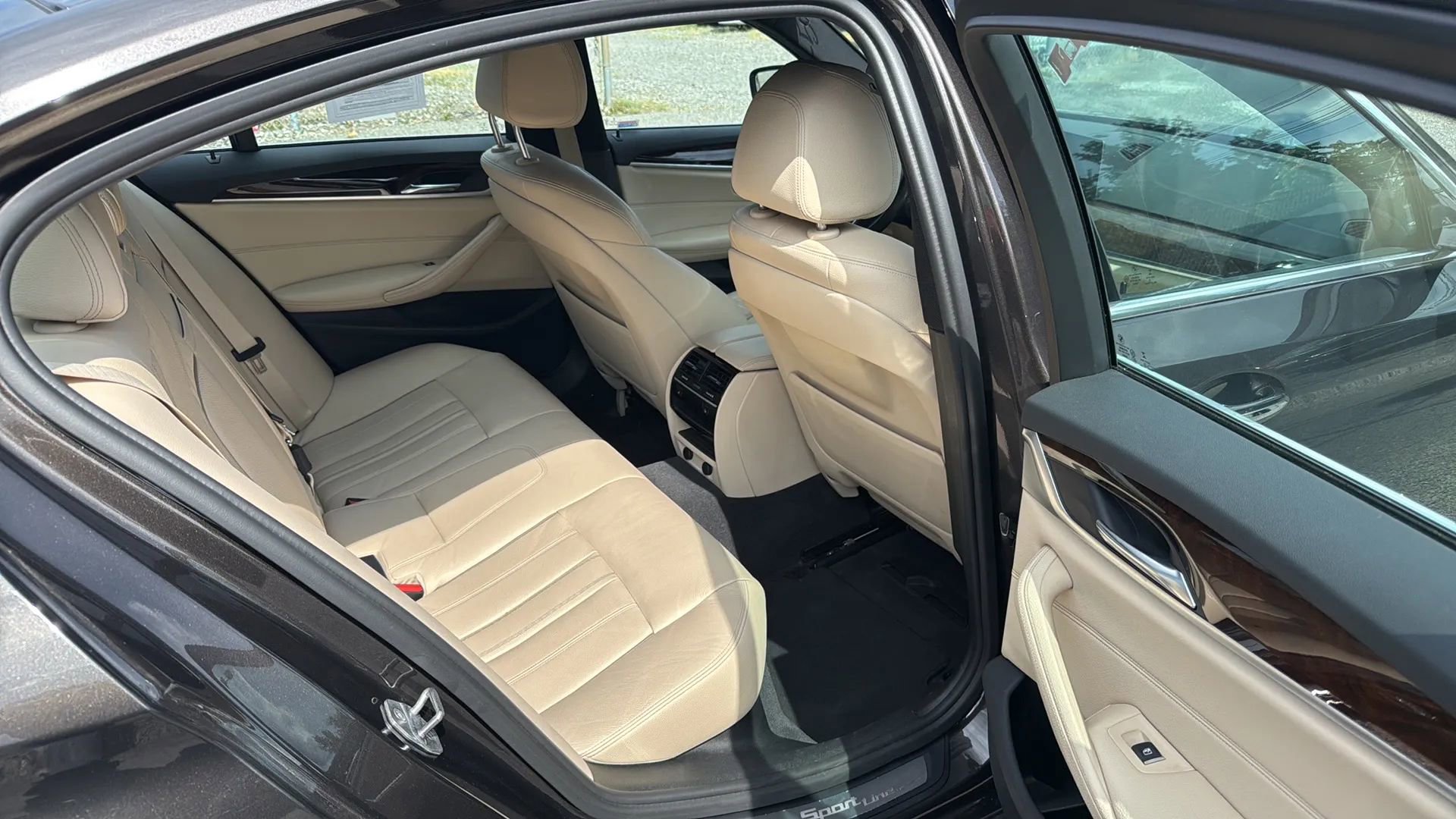 Used 2017 BMW 530i xDrive image 27