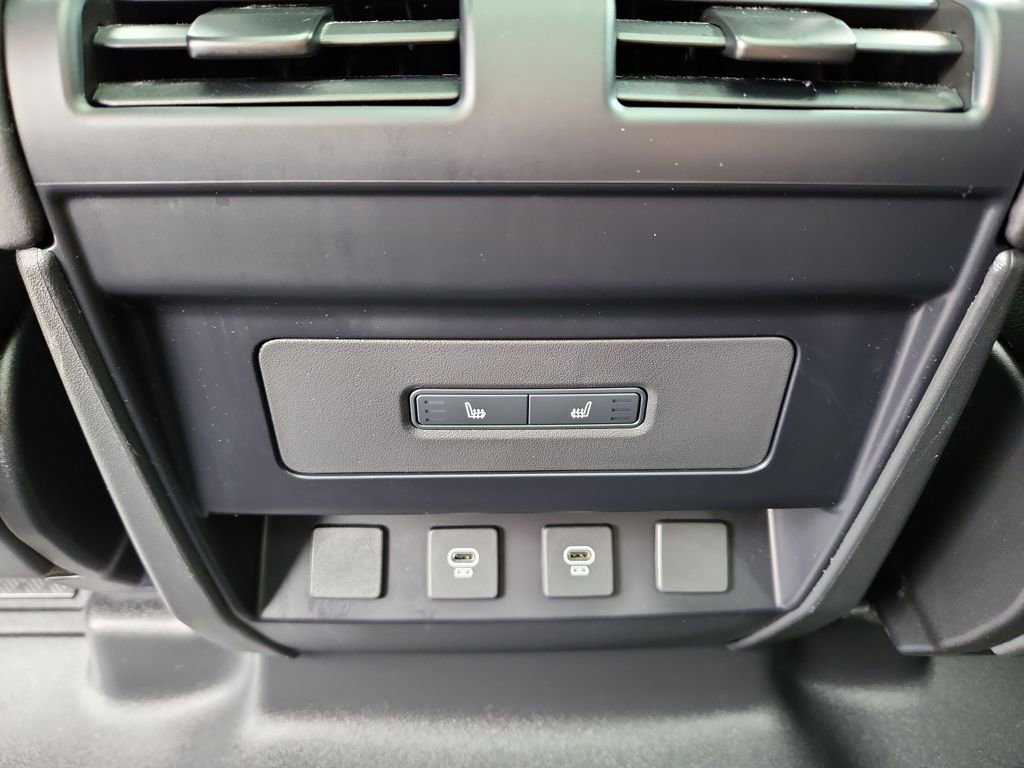 Used 2024 Land Rover Defender 110 X-Dynamic SE image 25