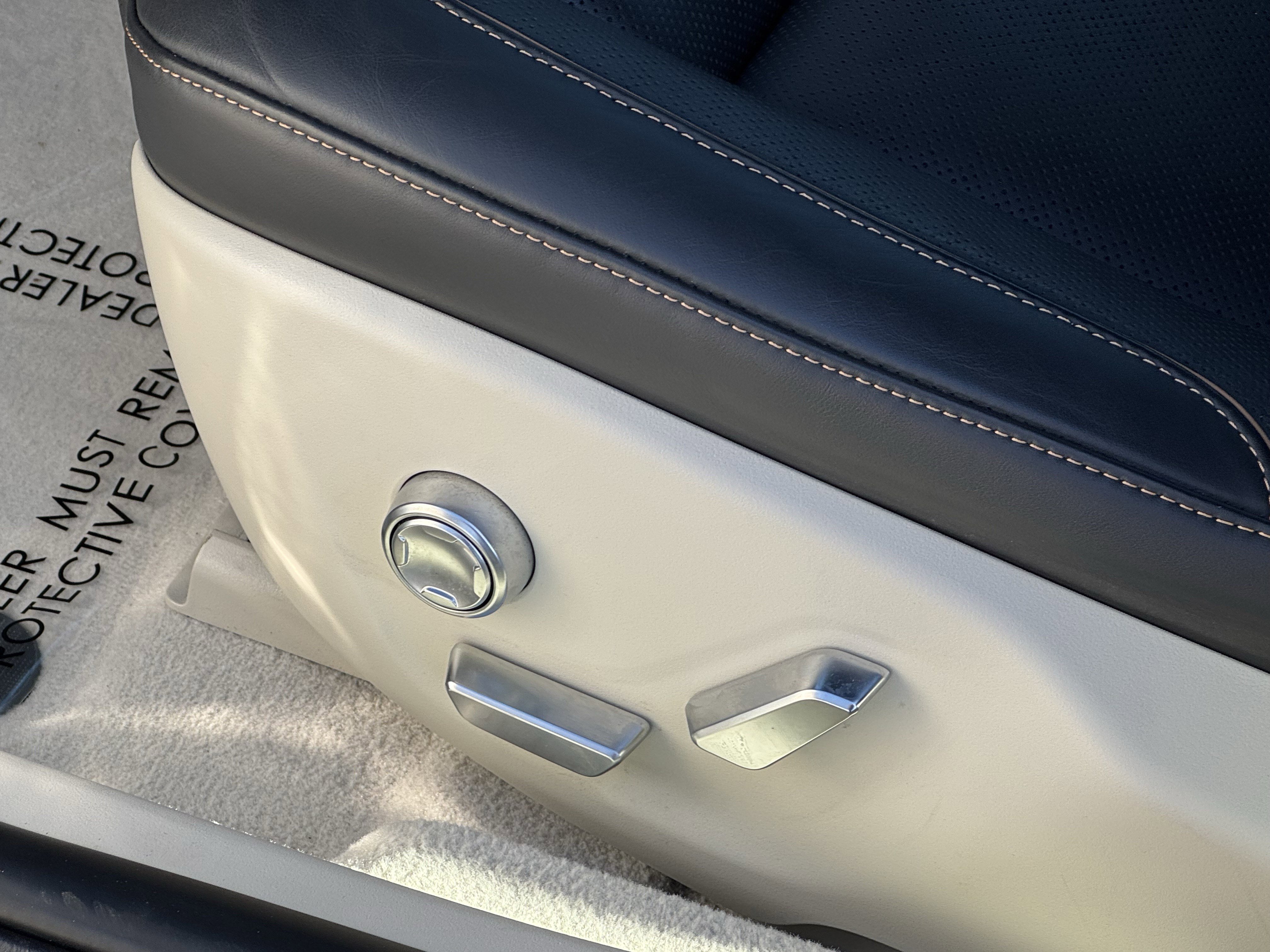 Used 2022 Lucid Air Grand Touring image 18